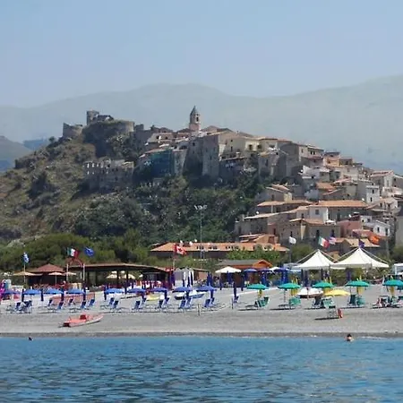Holiday 4 Beds Scalea