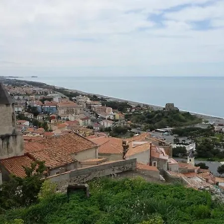 Holiday 4 Beds * Scalea